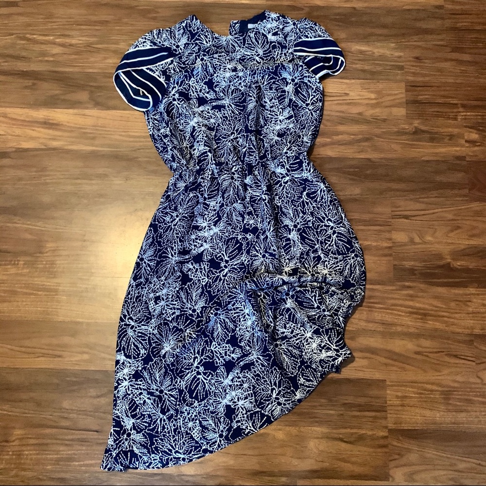Navy Cap Sleeved Floral Line Dress